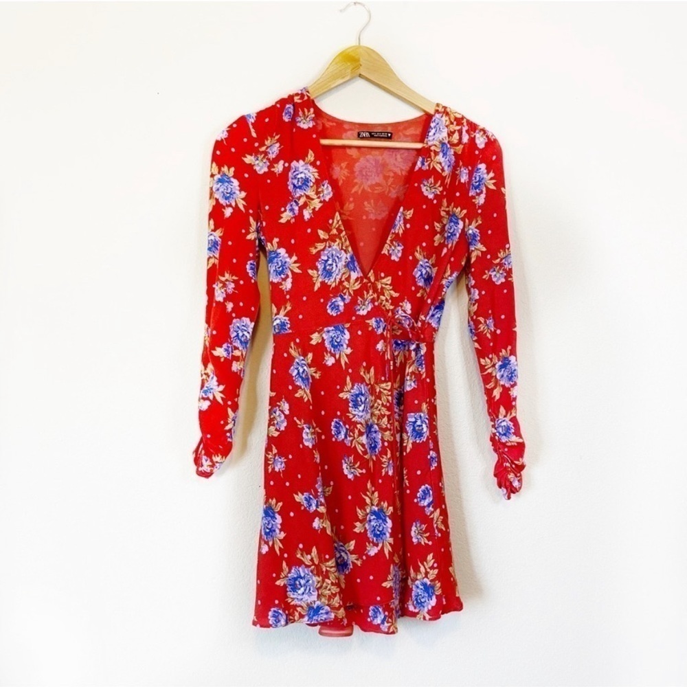 NWT Zara Red Floral V-Neck Long Sleeve Lightweight
Mini Wrap Dress